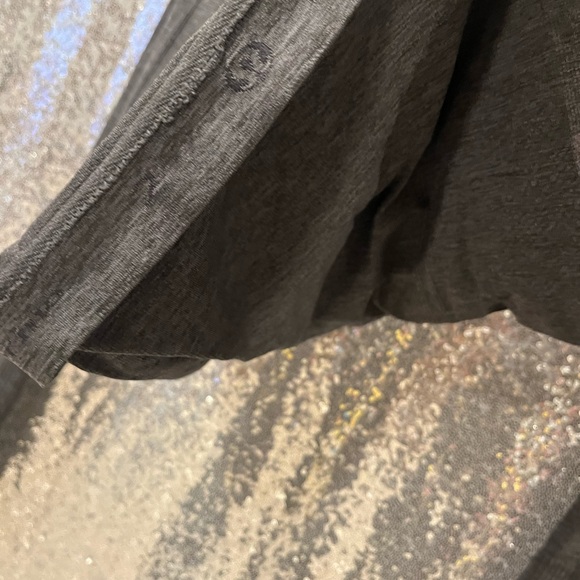 lululemon athletica Charcoal Long Sleeve Top - Picture 5 of 5